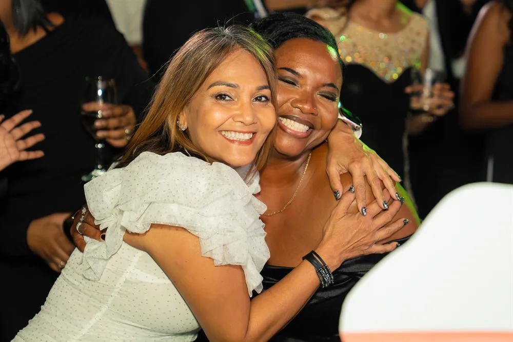 Shell Black & White Gala